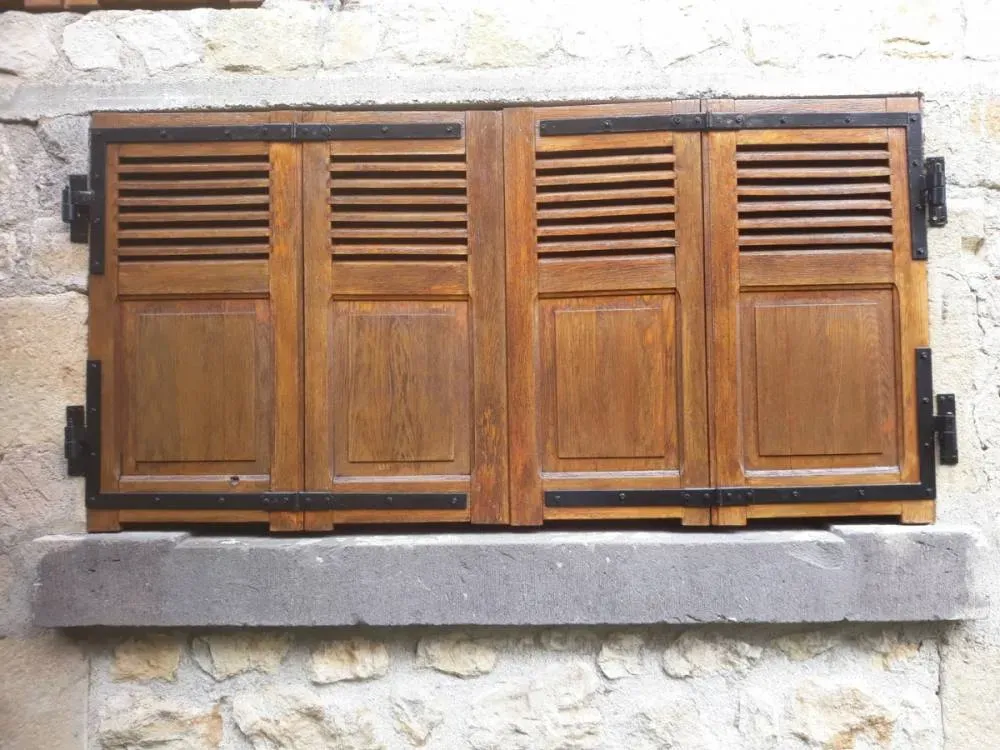 Peinture de volets à Issoire